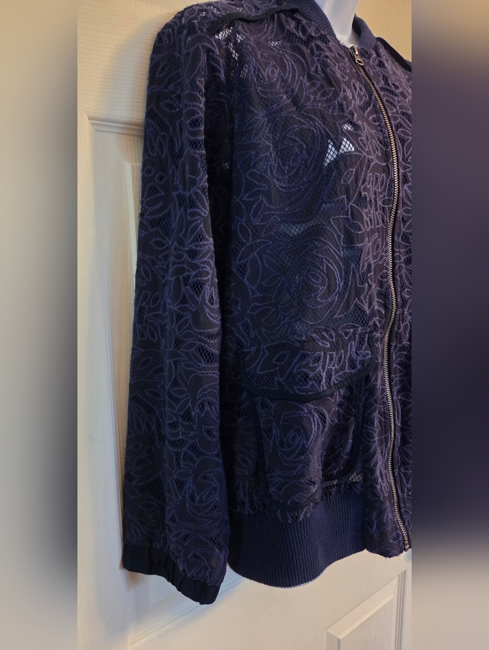 Anthropologie x Elevenses Miranda Lace Bomber Jacket in navy blue Size Small - Picture 4 of 12